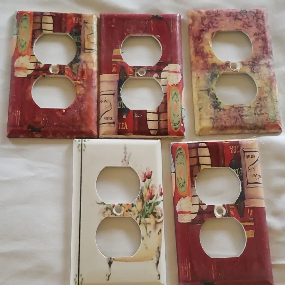 4@30.00 or 20.00 Home Decor/𝅺Decorative Outlet/Switch Plates
